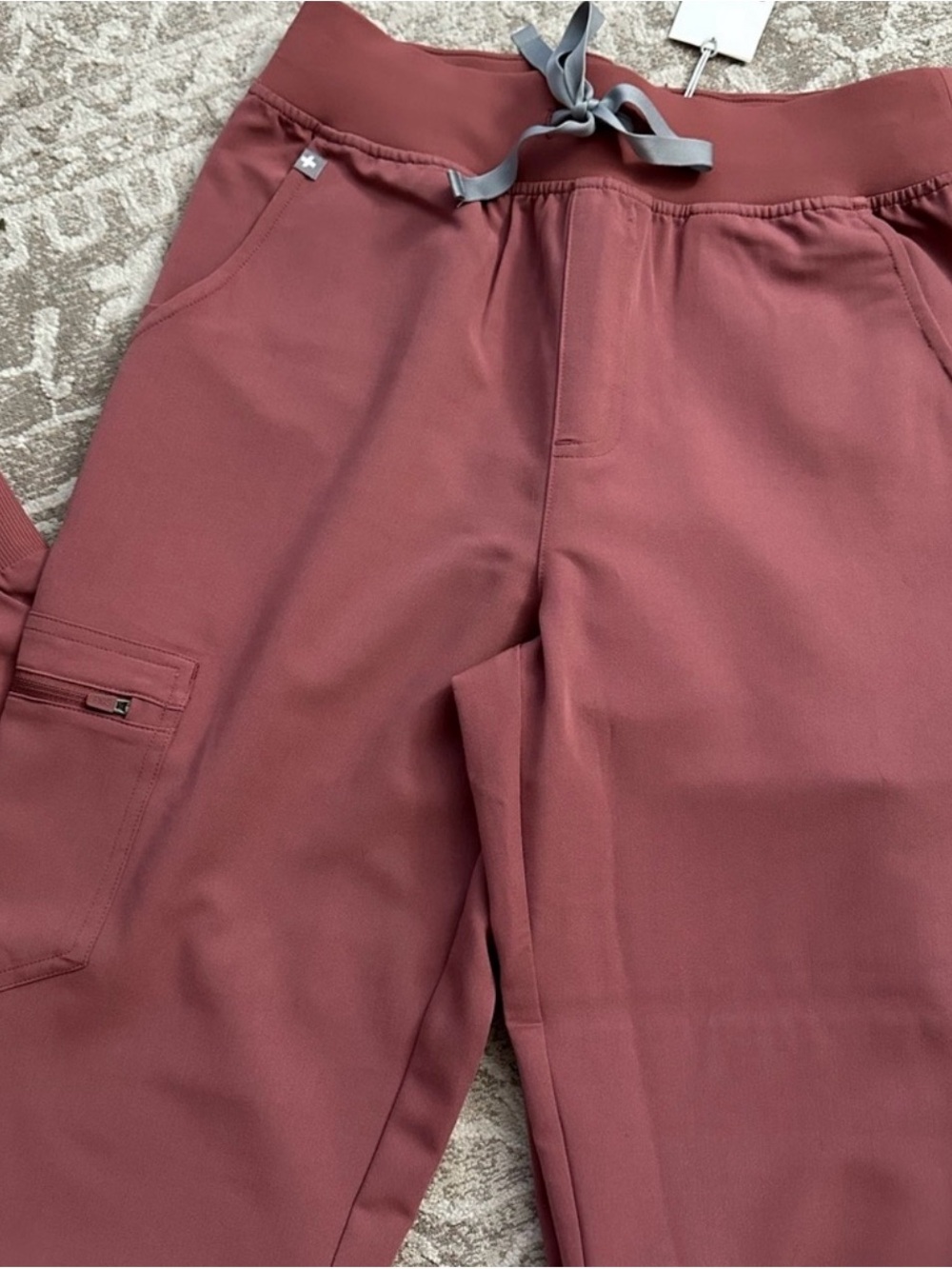 Figs Women's Jogger Pants - Dusty Rose with Gray Drawstring